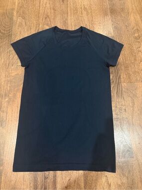 Lululemon Swiftly Short Sleeve Tee Hip Length (Navy)